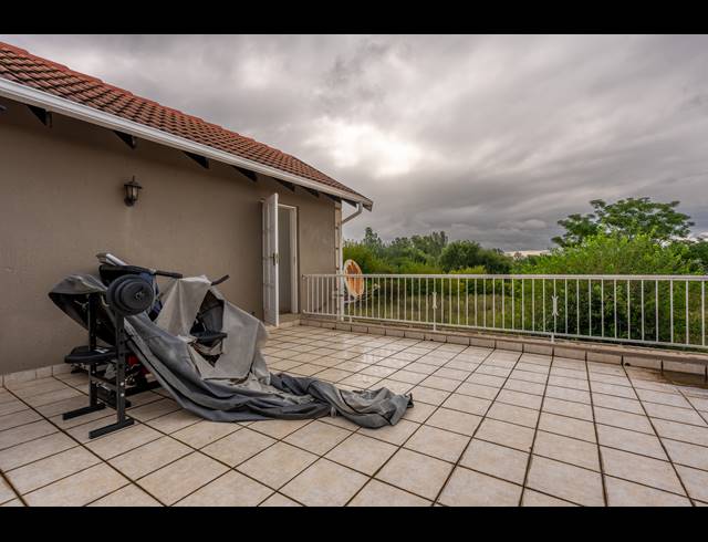 4 BEDROOM CLUSTER FOR SALE IN BROADACRES